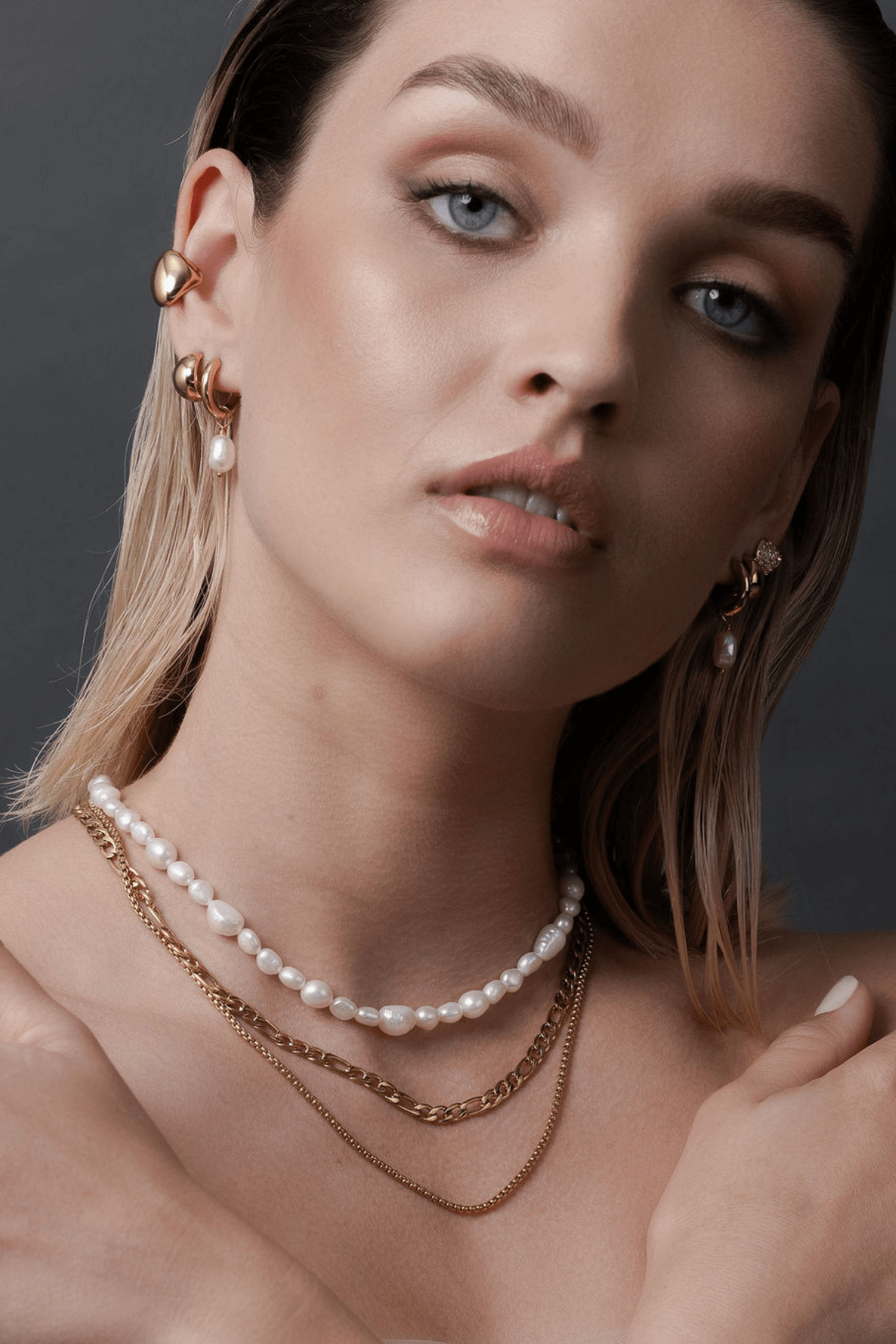 ALLURE HOOPS PEARL/GOLD