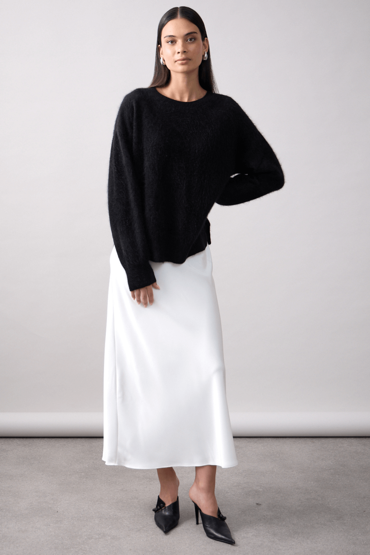 CYRA CREW BRUSHED CASHMERE JET