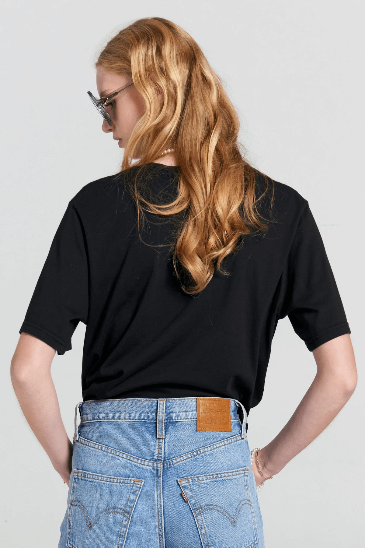 EMBROIDERED RUNAWAY CLASSIC T-SHIRT BLACK