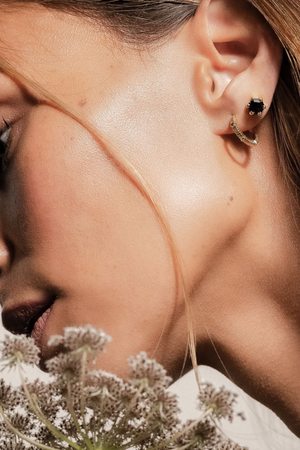 HARMONY STUD EARRINGS BLACK SPINEL/GOLD