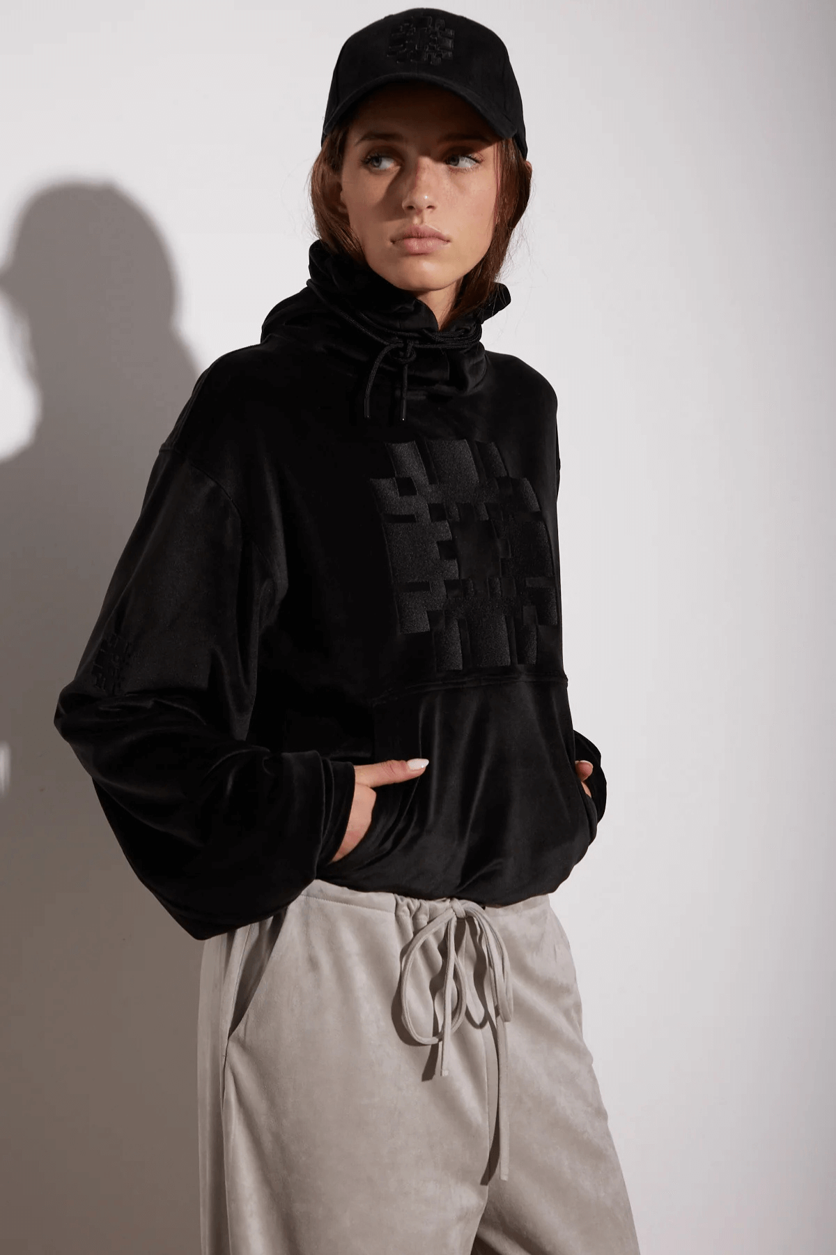 HOODY MONOGRAM BLACK