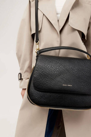 MR CAIMAN BLACK BULLE