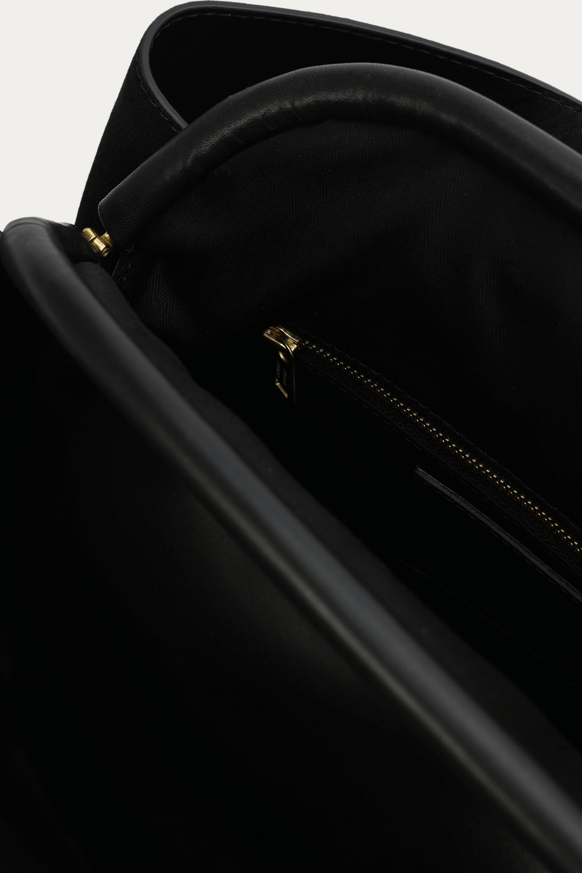 MR VAULT TOTE BLACK SUEDE