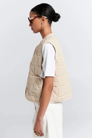 QUILTED DRIFT VEST NATURAL