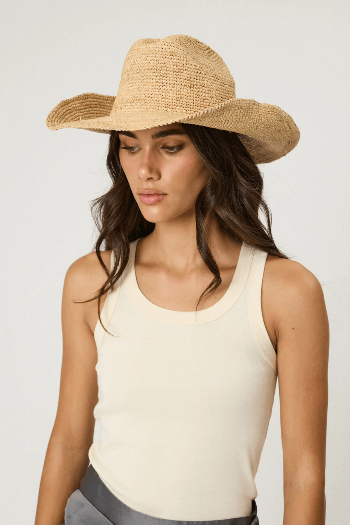 SARA HAT RAFFIA