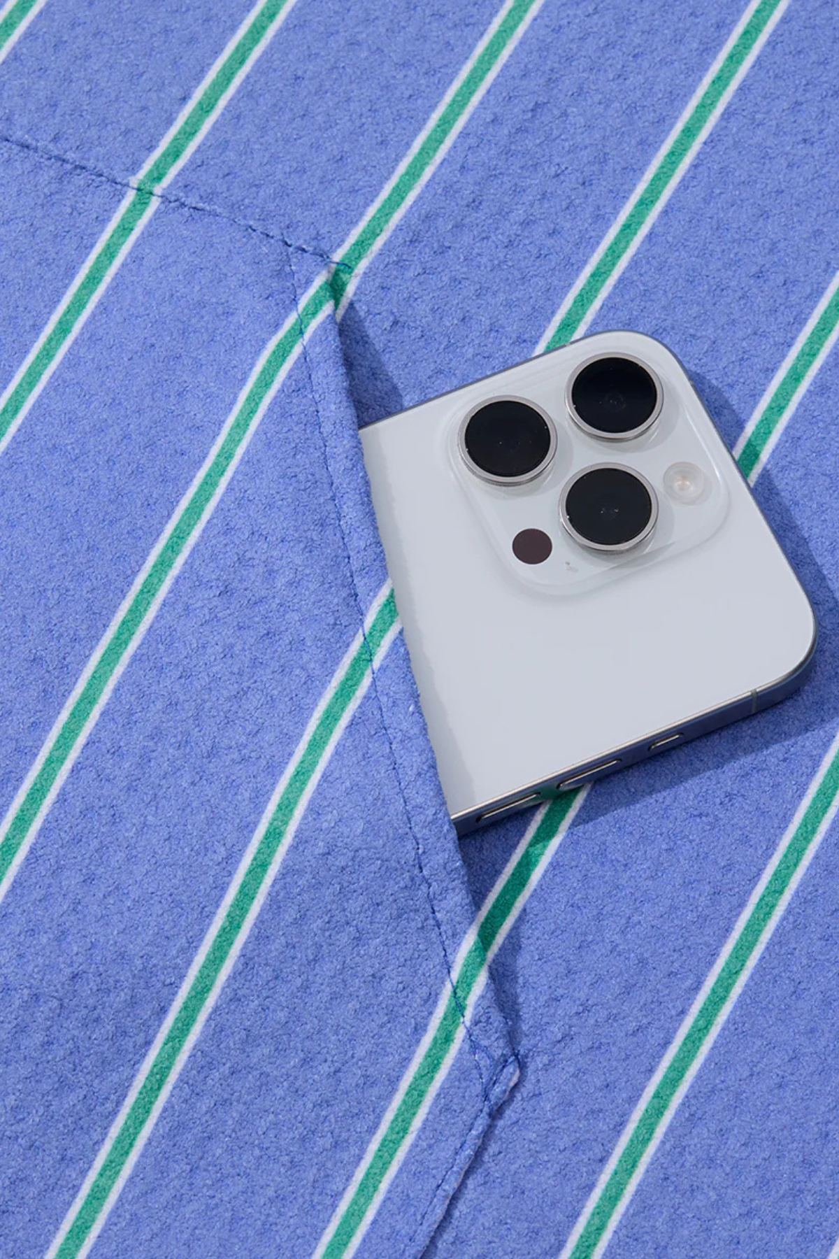 THE EAST HAMPTON BLUE HOODED TOWEL