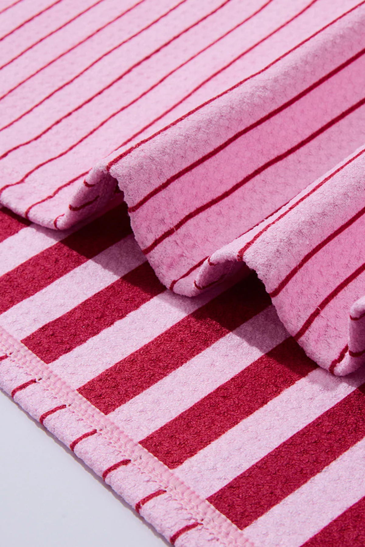 THE SAG HARBOR PINK HOODED TOWEL