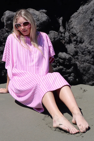 THE SAG HARBOR PINK HOODED TOWEL