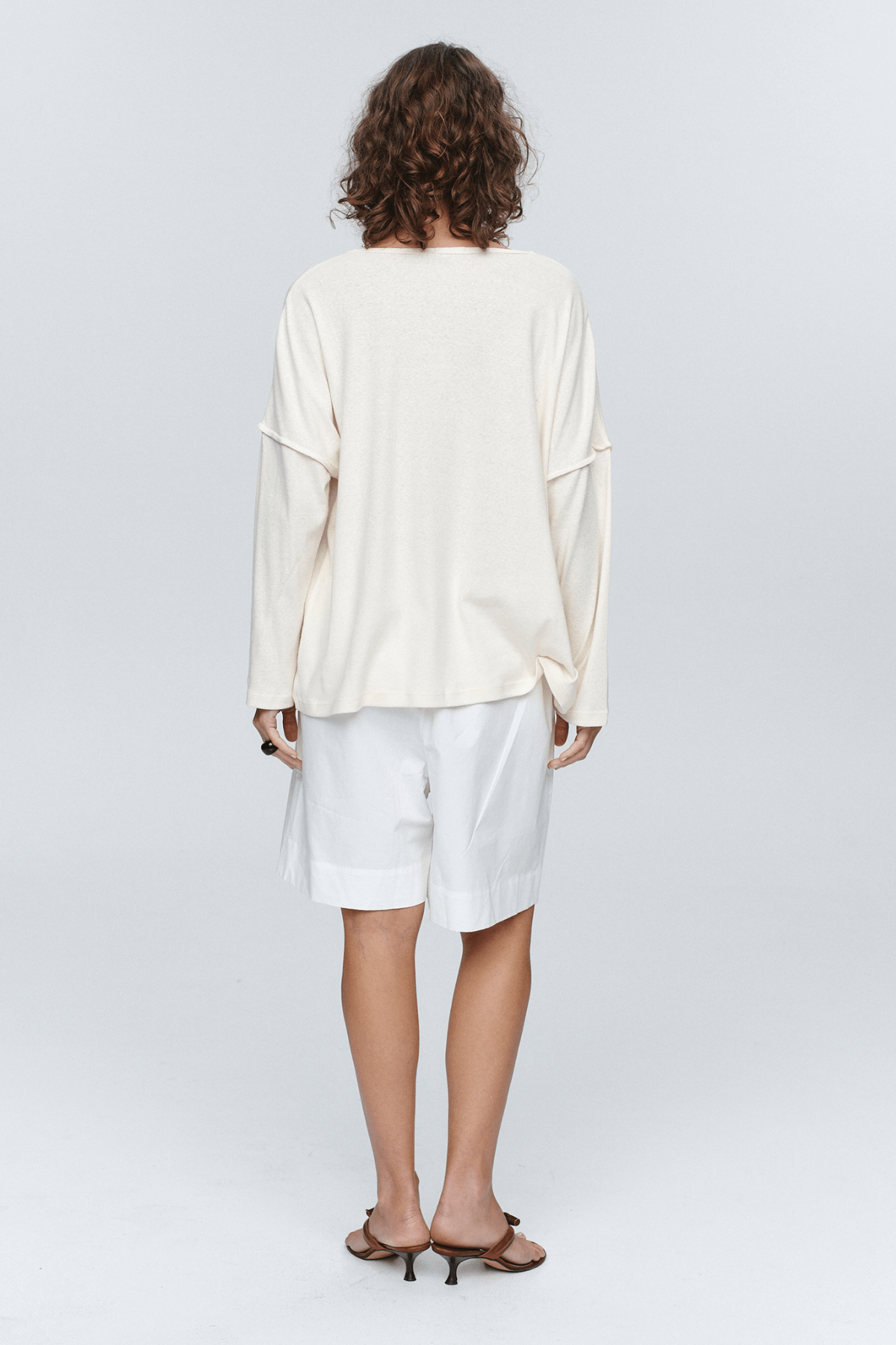 YELENA TEE CREME