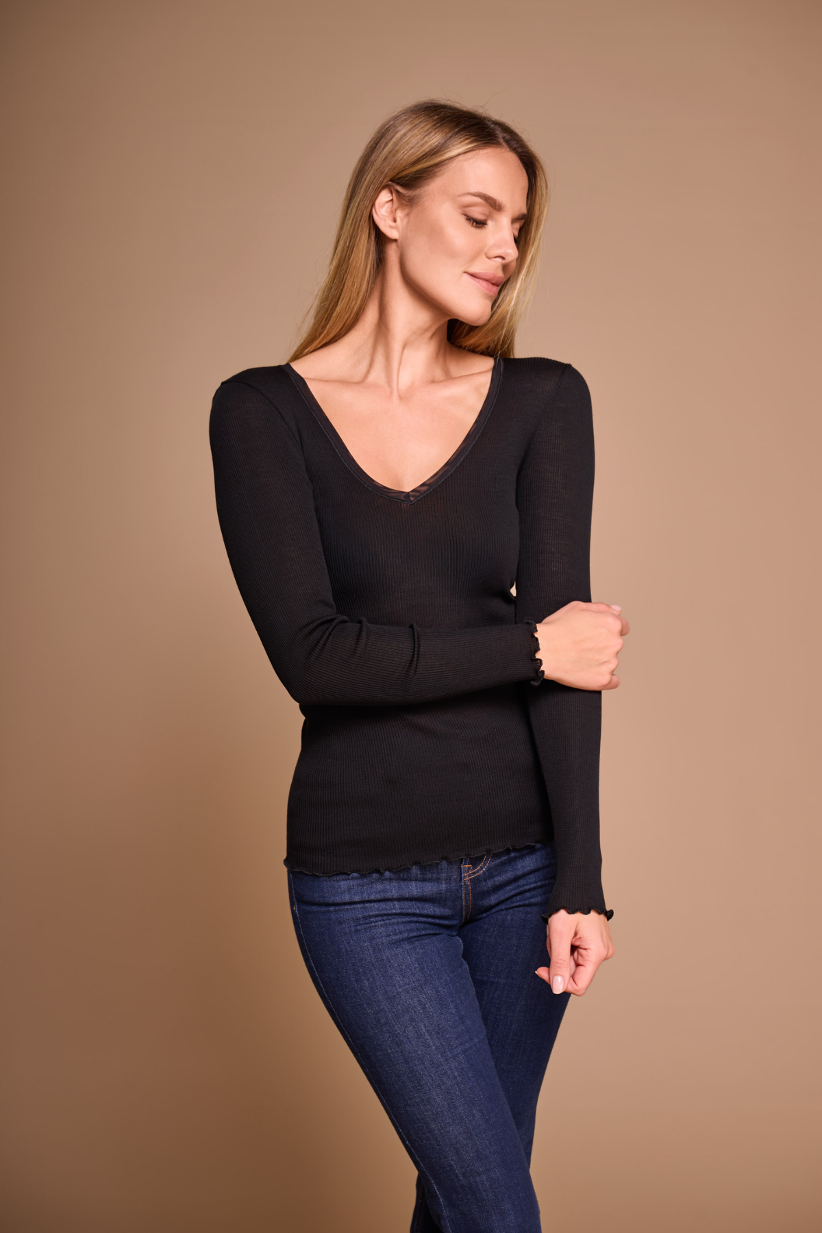 5130 V-NECK TULLE TRIM TOPS BLACK