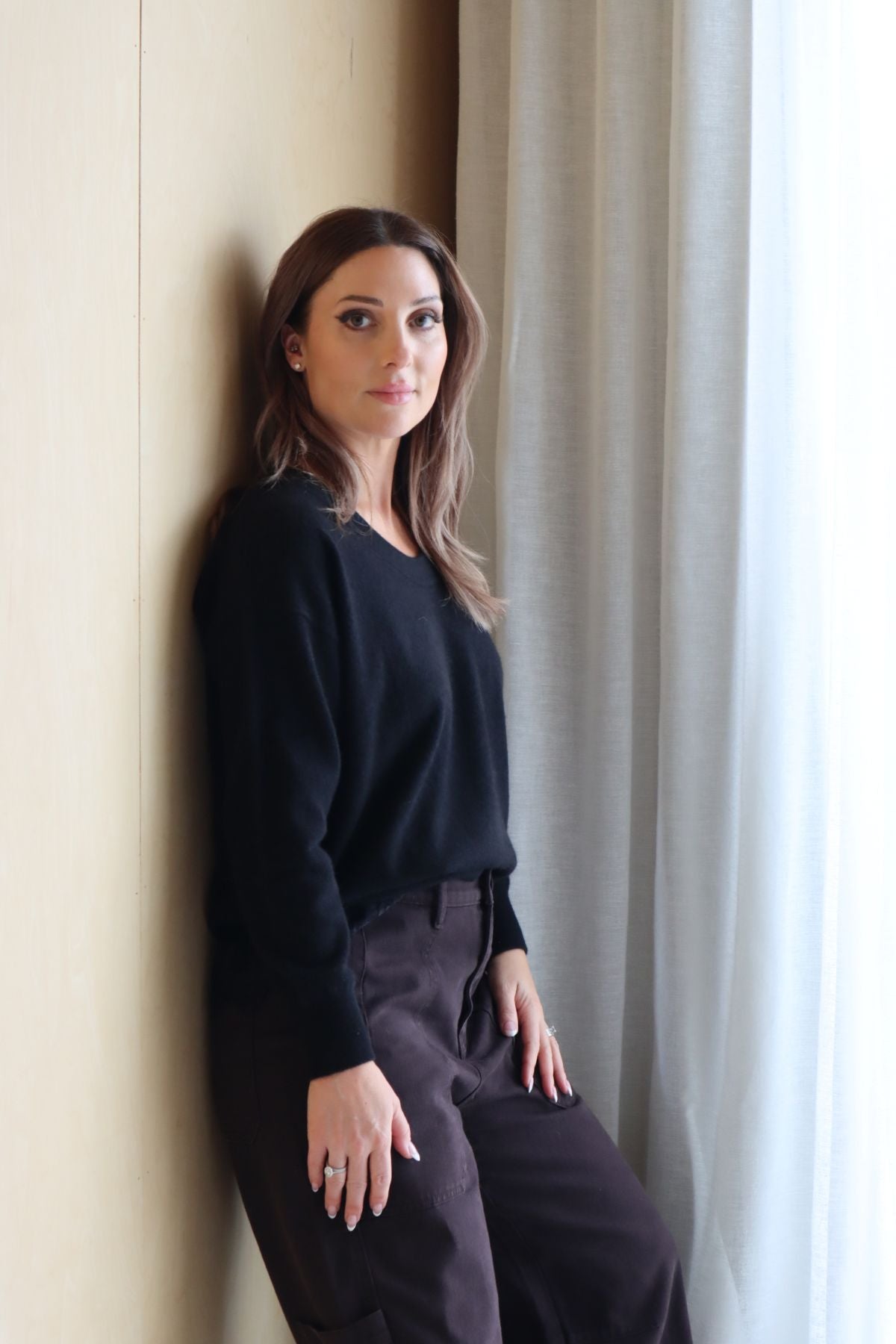 HARPER CASHMERE RELAXED V-NECK MIDNIGHT BLACK