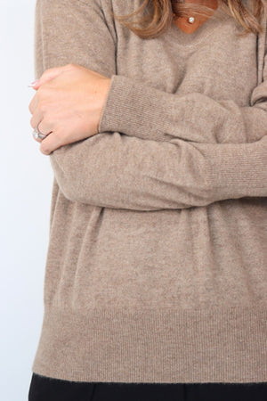 HARPER CASHMERE RELAXED V-NECK SOFT FAWN