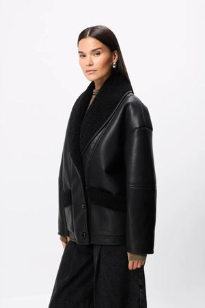 APEX JACKET BLACK