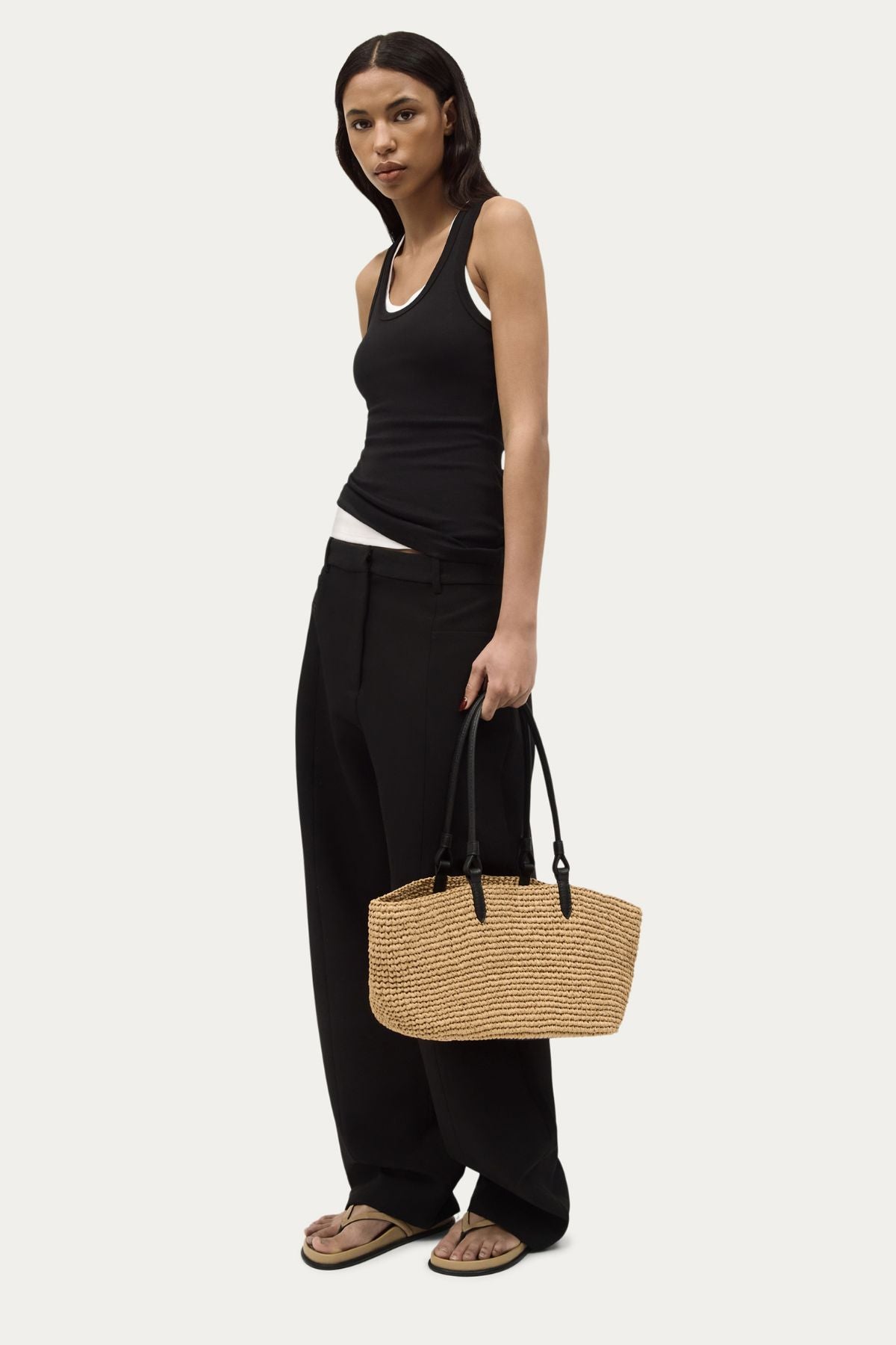 MEDIUM BANDIT TOTE NATURAL RAFFIA/BLACK