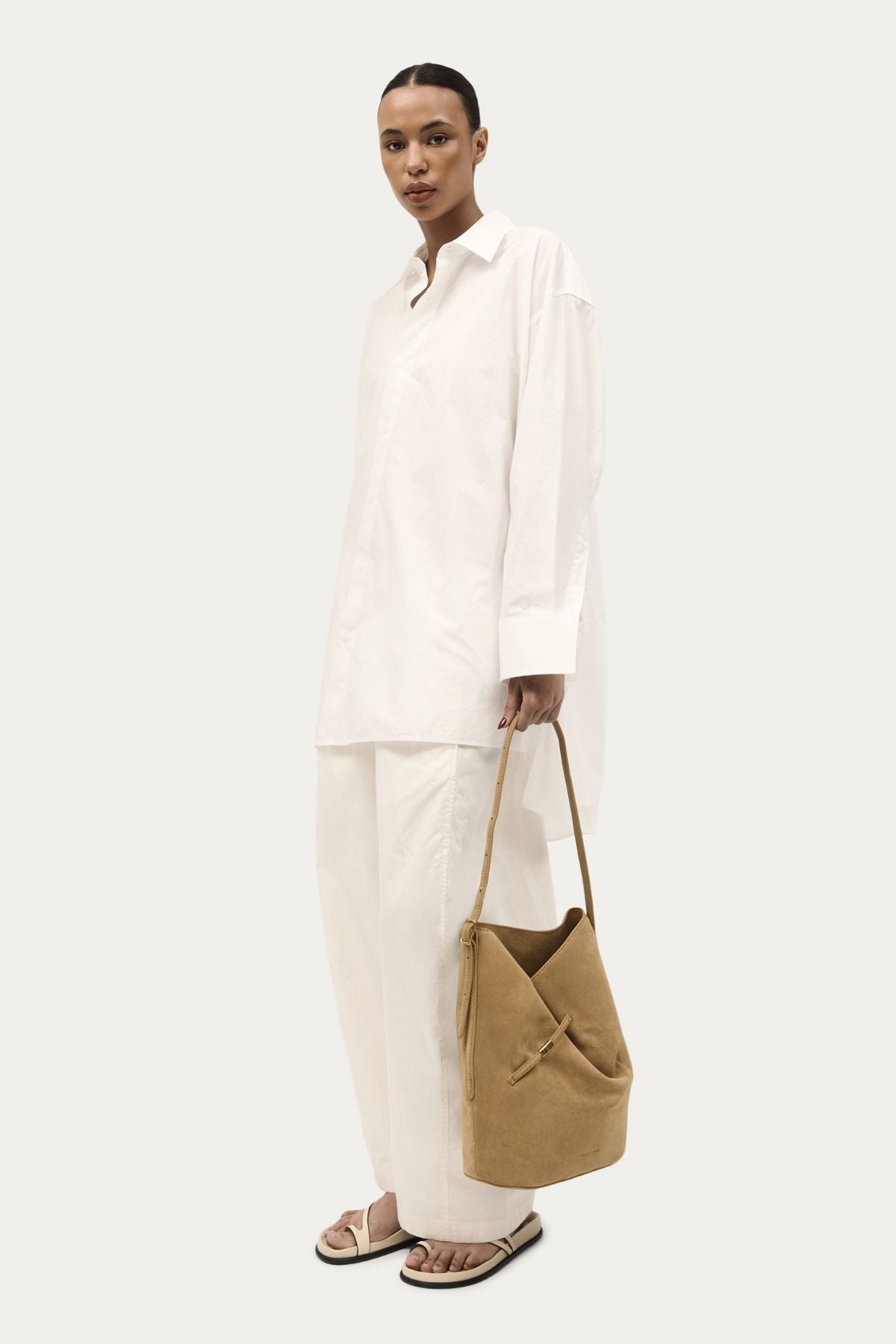 CLIPPITY TOTE OAT SUEDE