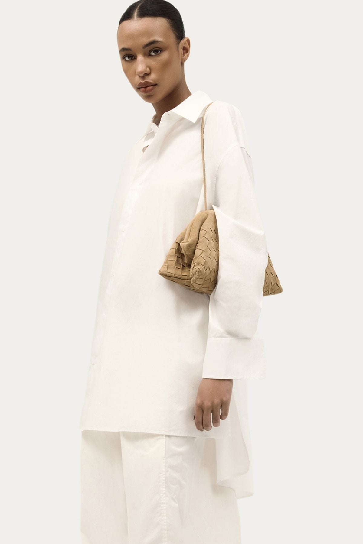 VAULT CLUTCH OAT WOVEN SUEDE