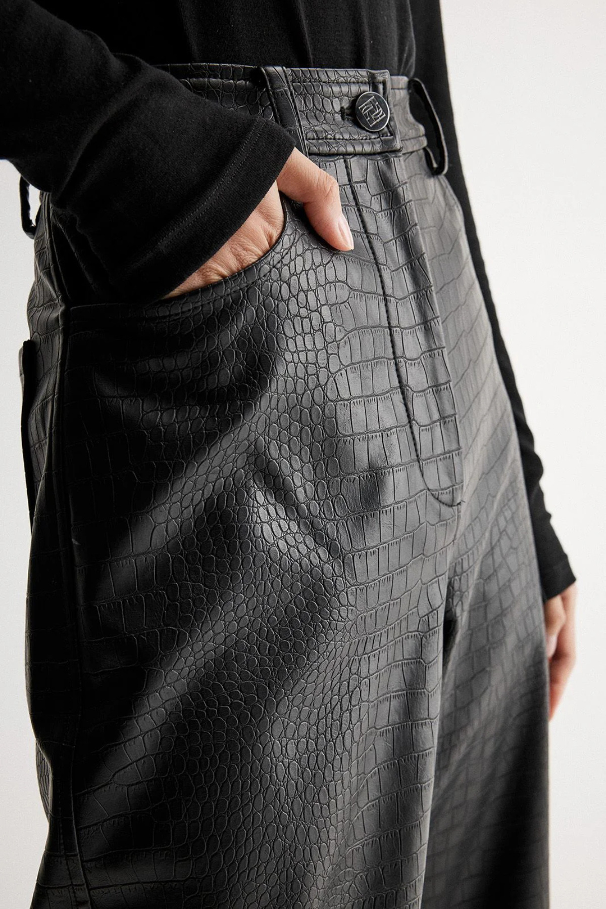 EDEN PANT BLACK CROC