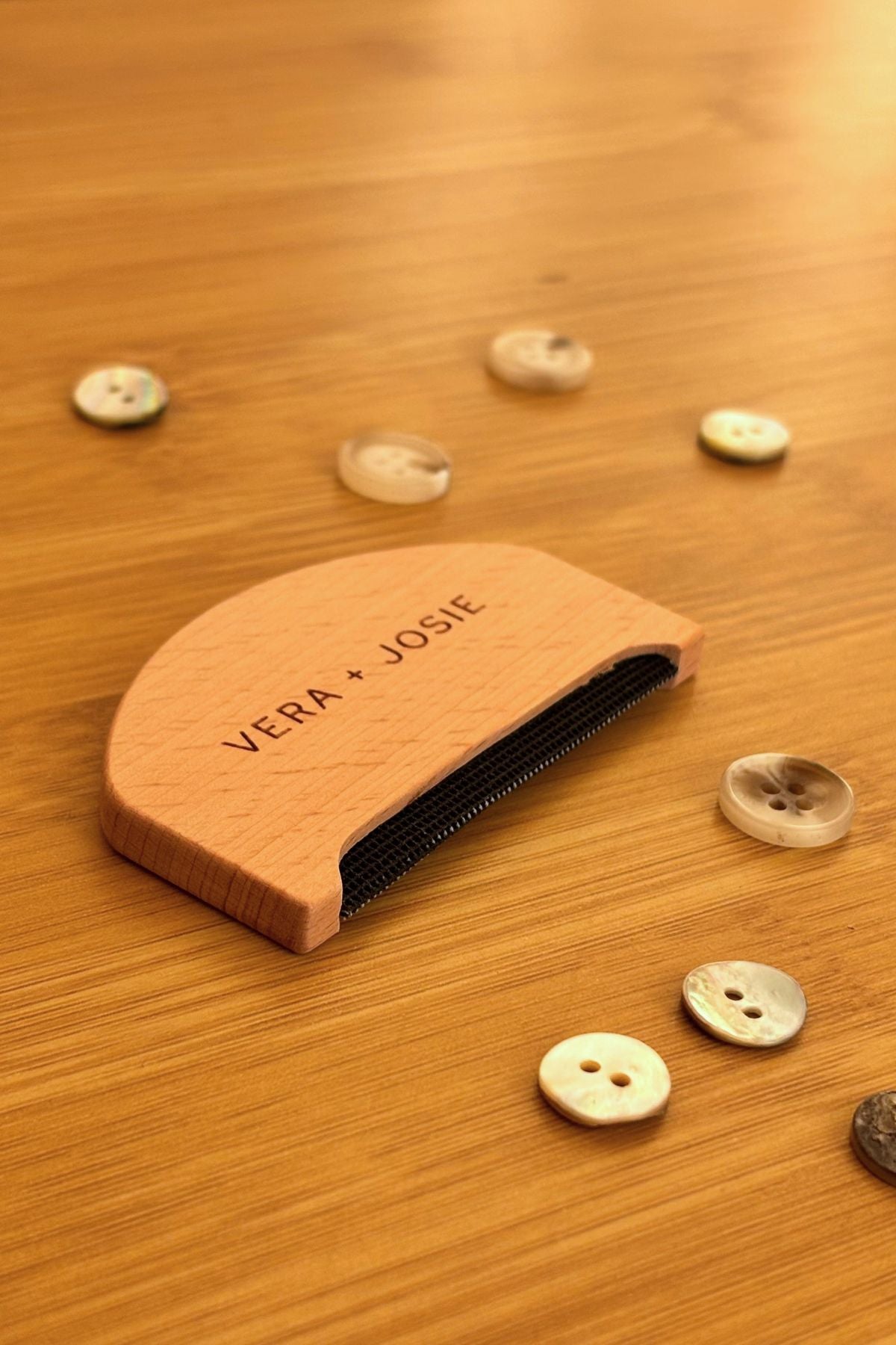 CASHMERE COMB