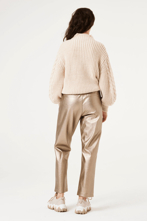 V40246-4294 PULLOVER WHITECAP