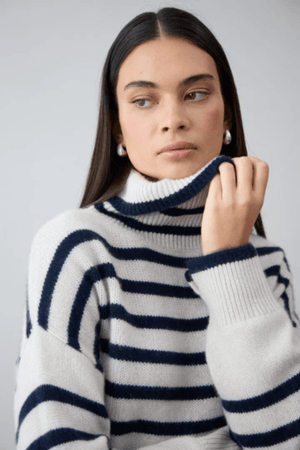 AMINA TURTLENECK ALABASTER/FRENCH NAVY