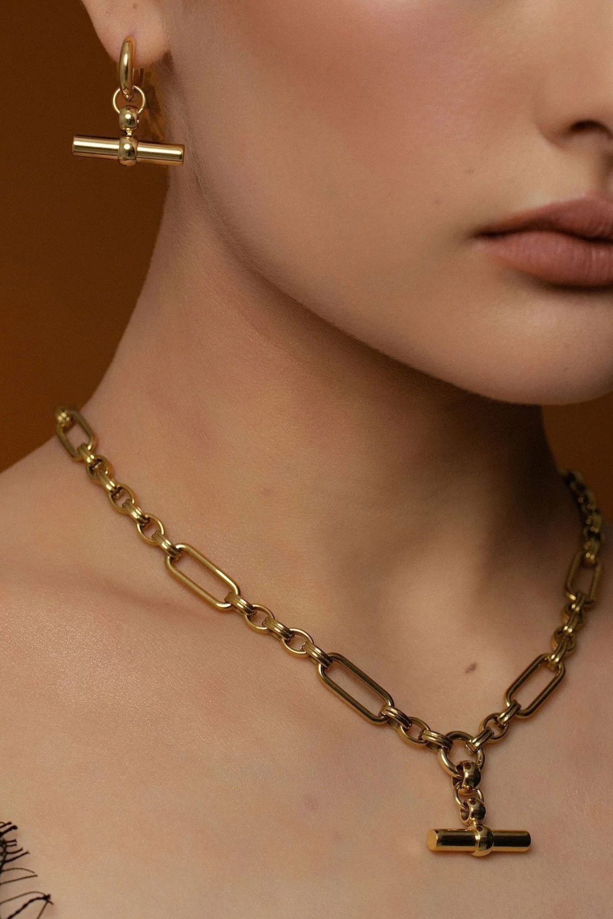 ATLAS HOOP EARRINGS GOLD