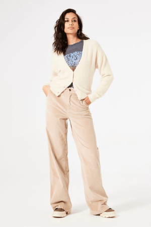 CARDIGAN WHITECAP
