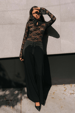 CHARLOTTE ROSE LACE TOP NOIR