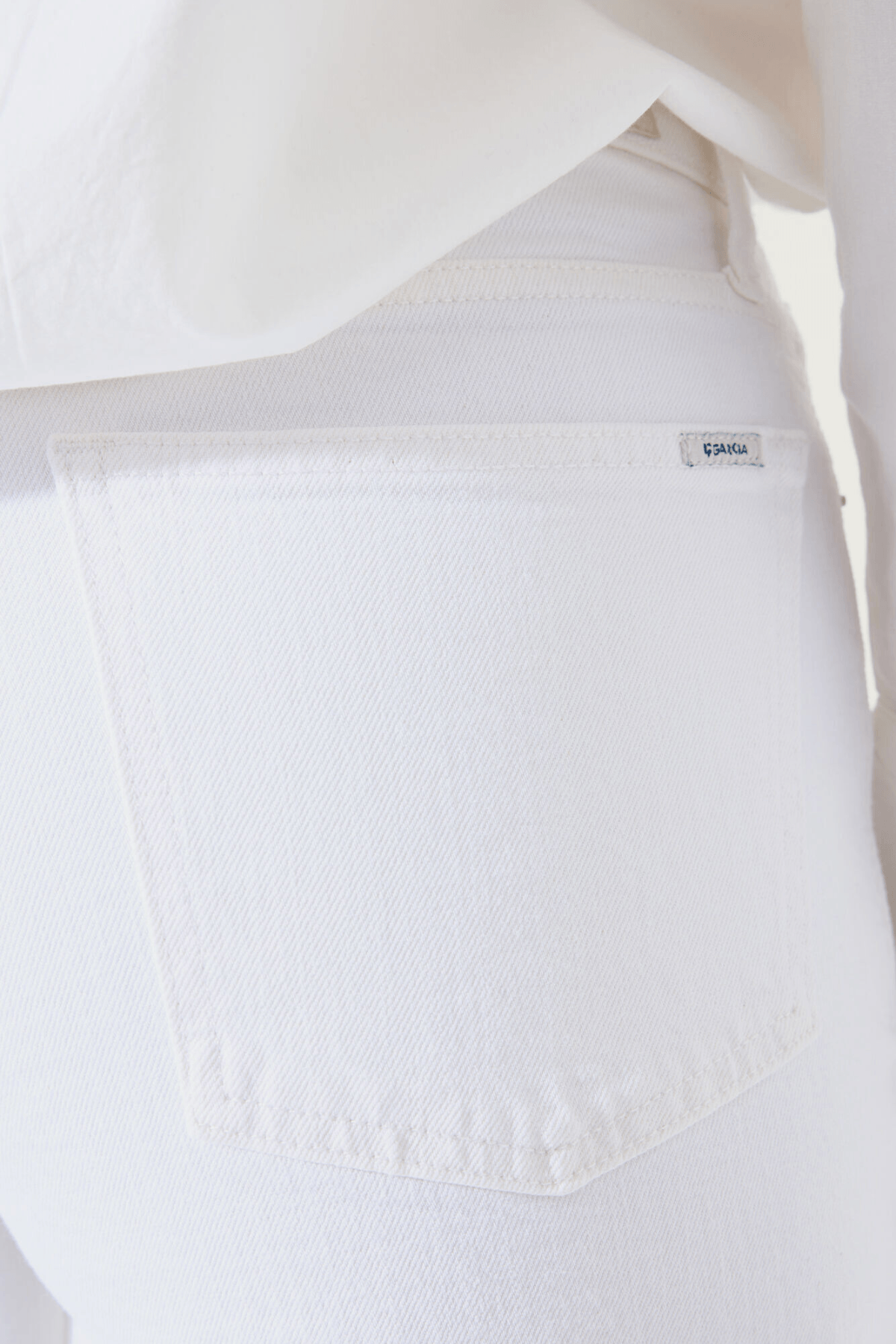 CHYLA BARREL FIT JEANS WHITE