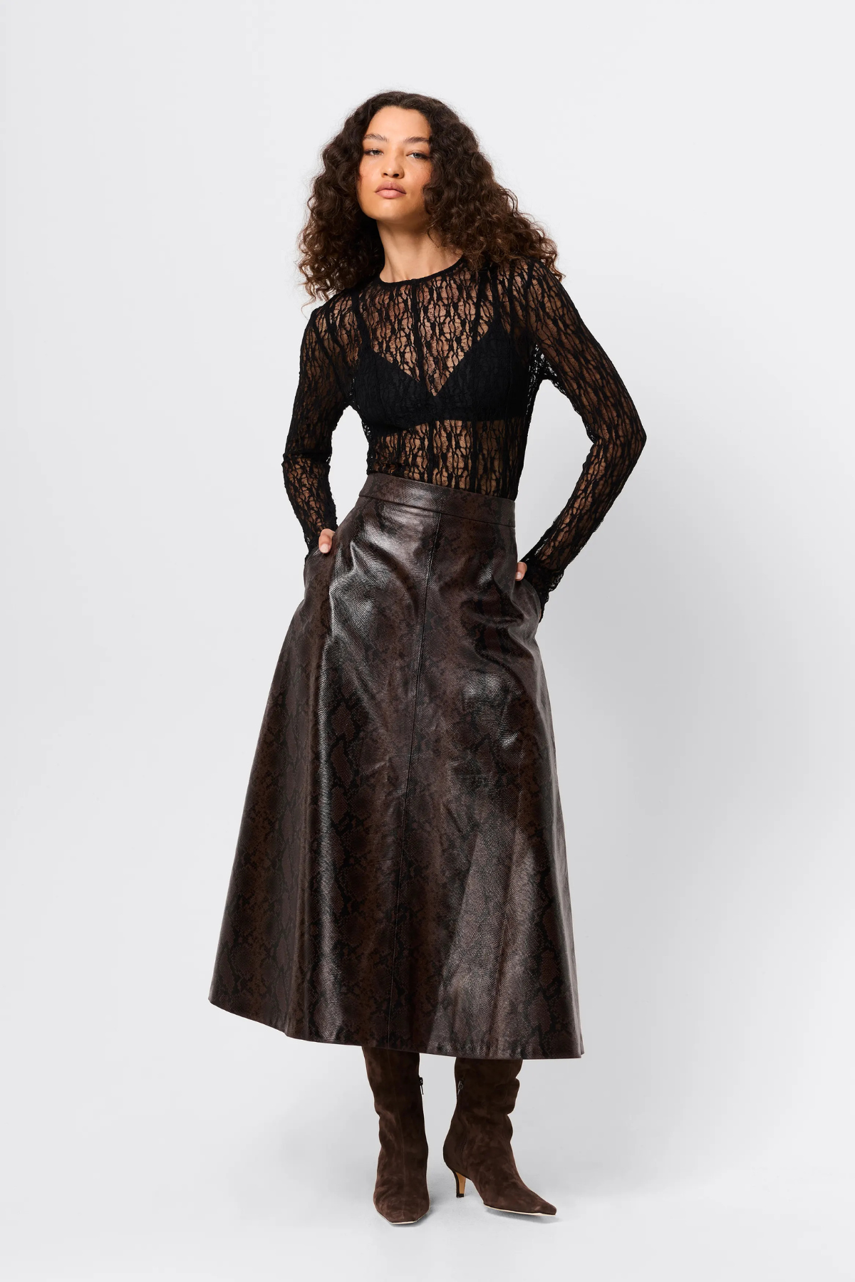 CLOSE TO YOU TOP BLACK