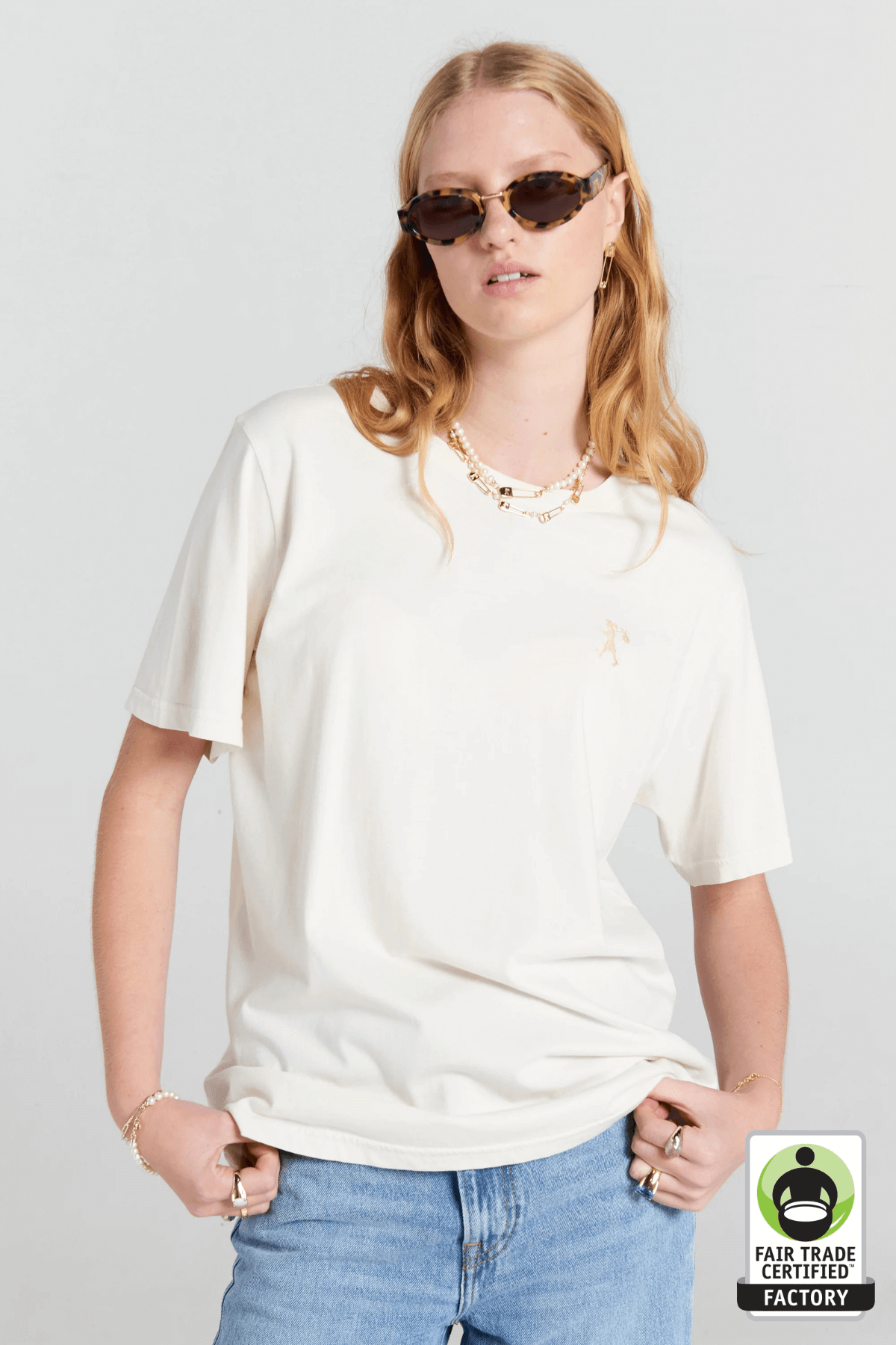 EMBROIDERED RUNAWAY GIRL T-SHIRT ECRU