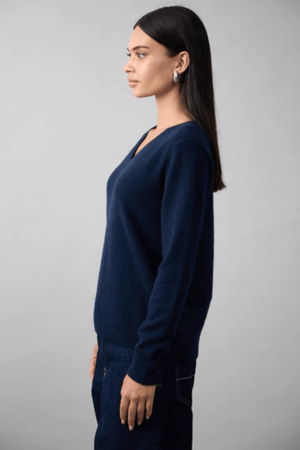 ESSENTIAL SLIM VEE FRENCH NAVY