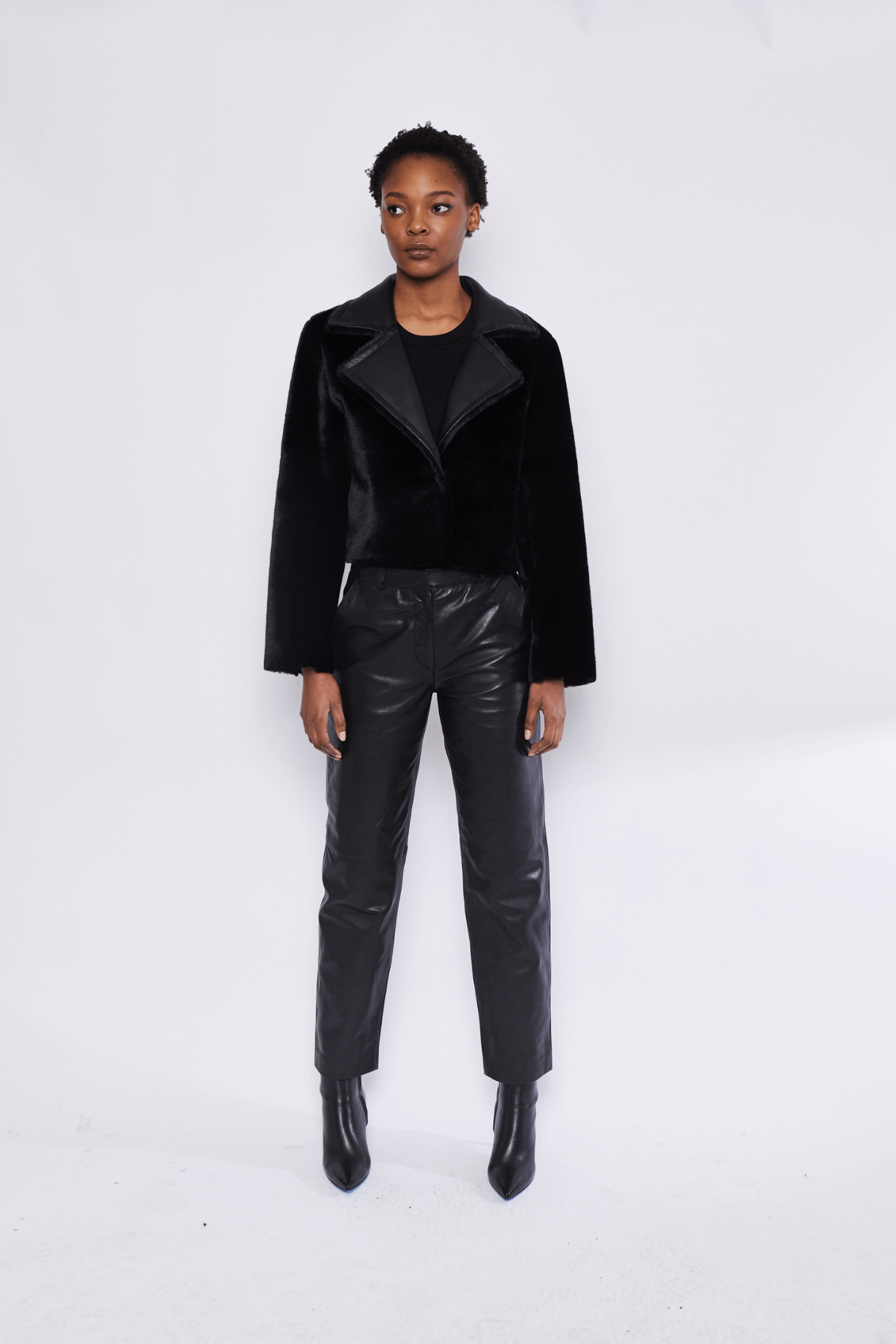 FAUX FUR CROPPED SHEARLING BLACK