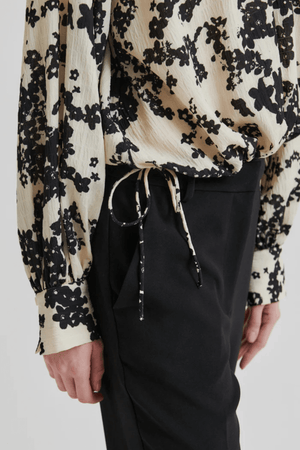 FLEURI PRINTED BLOUSE BLACK