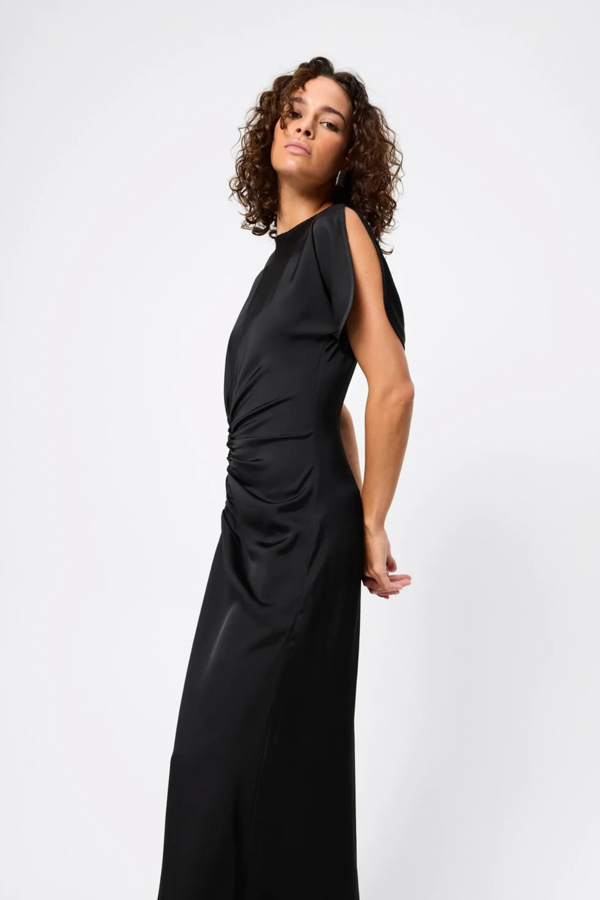 FORGIVE & FORGET MAXI DRESS BLACK