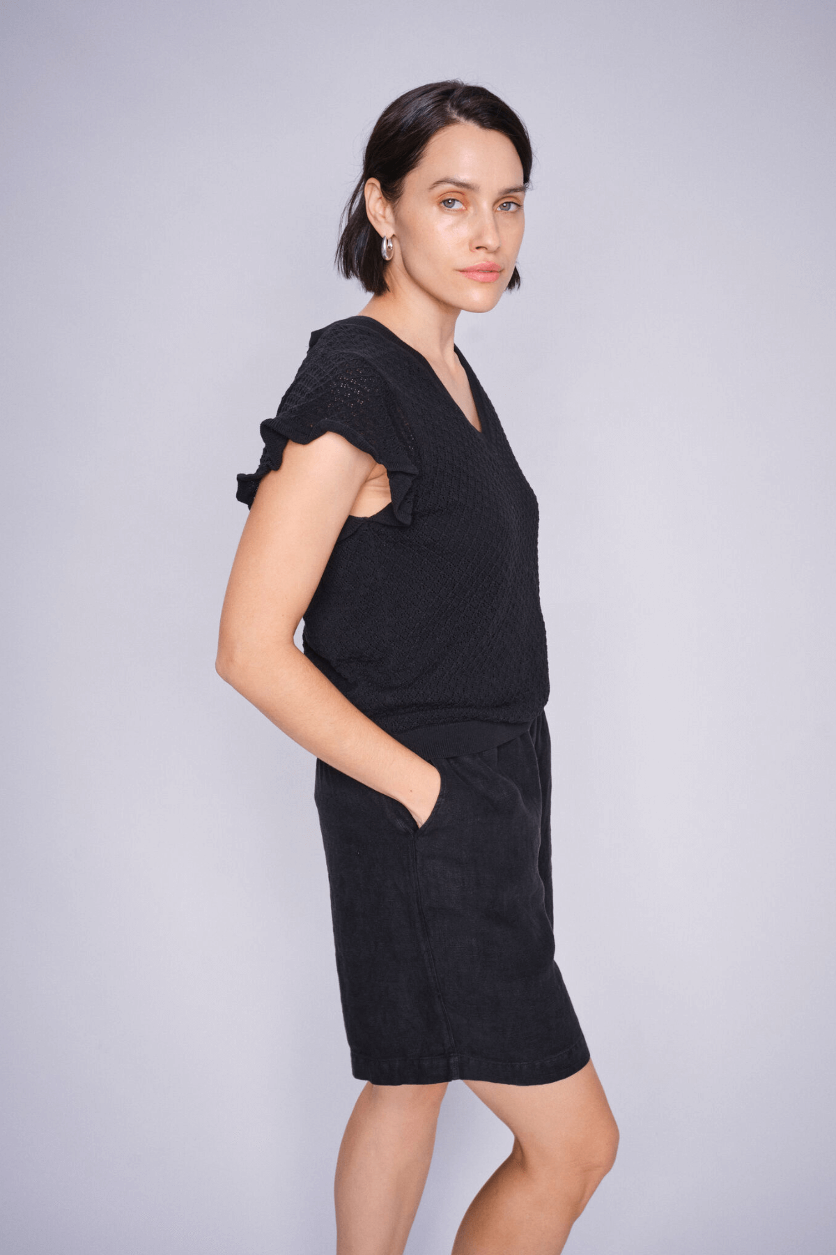 GANNA PATTERN V-NECK BLACK