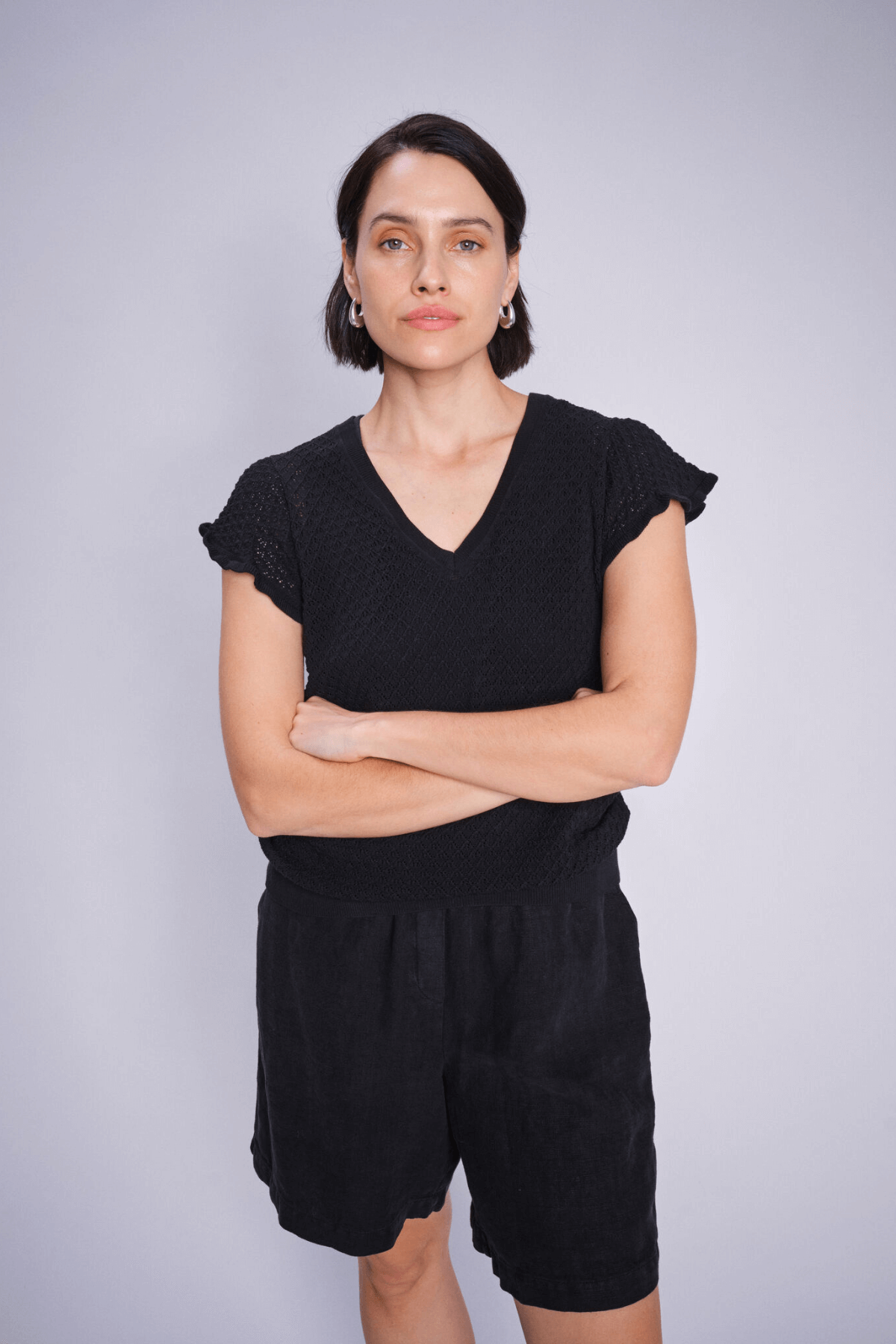 GANNA PATTERN V-NECK BLACK