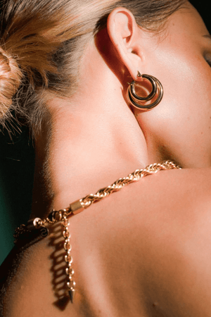 HALO HOOP EARRINGS MEDIUM GOLD