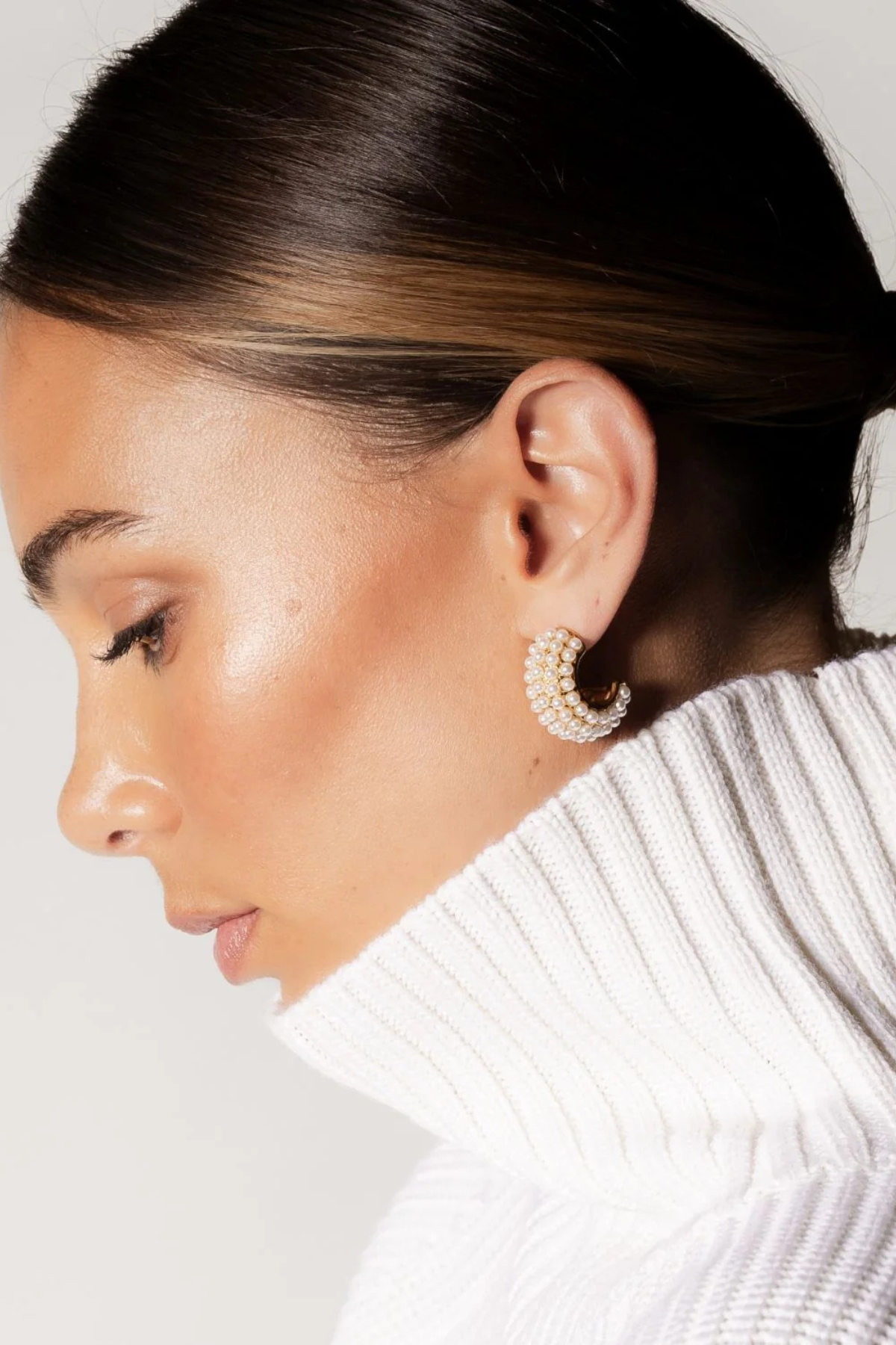 HERA HOOP EARRINGS PEARL/GOLD