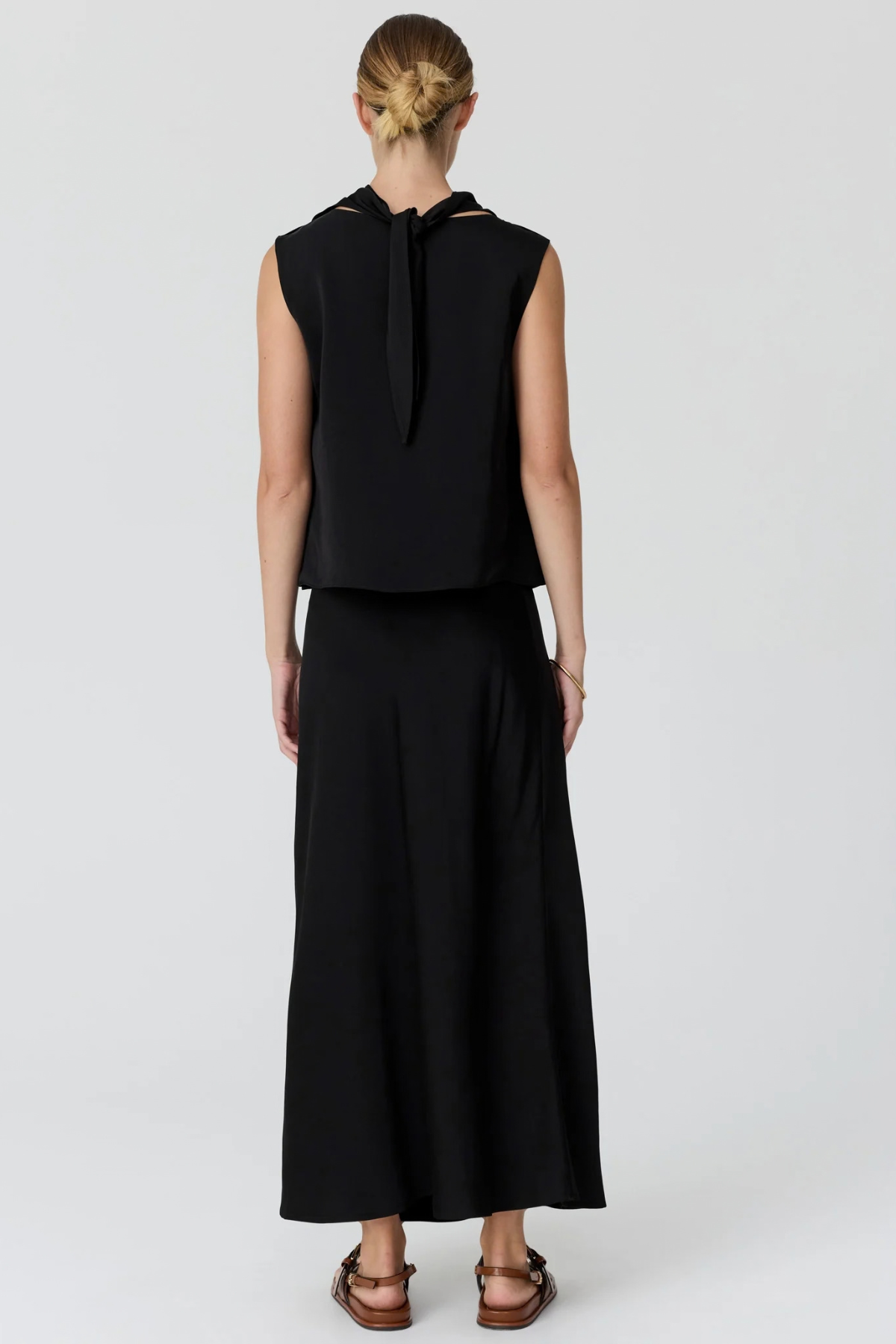 INNES TIE NECK TOP BLACK