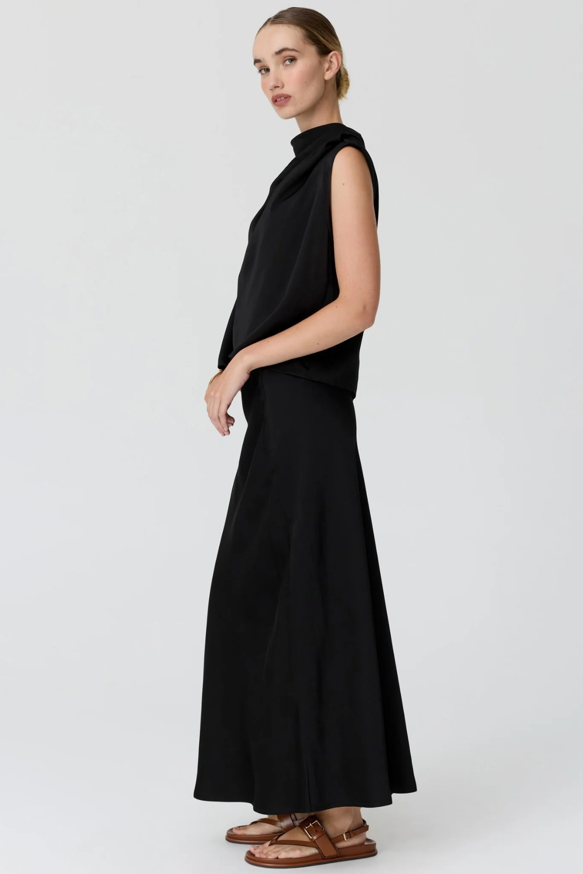 INNES TIE NECK TOP BLACK