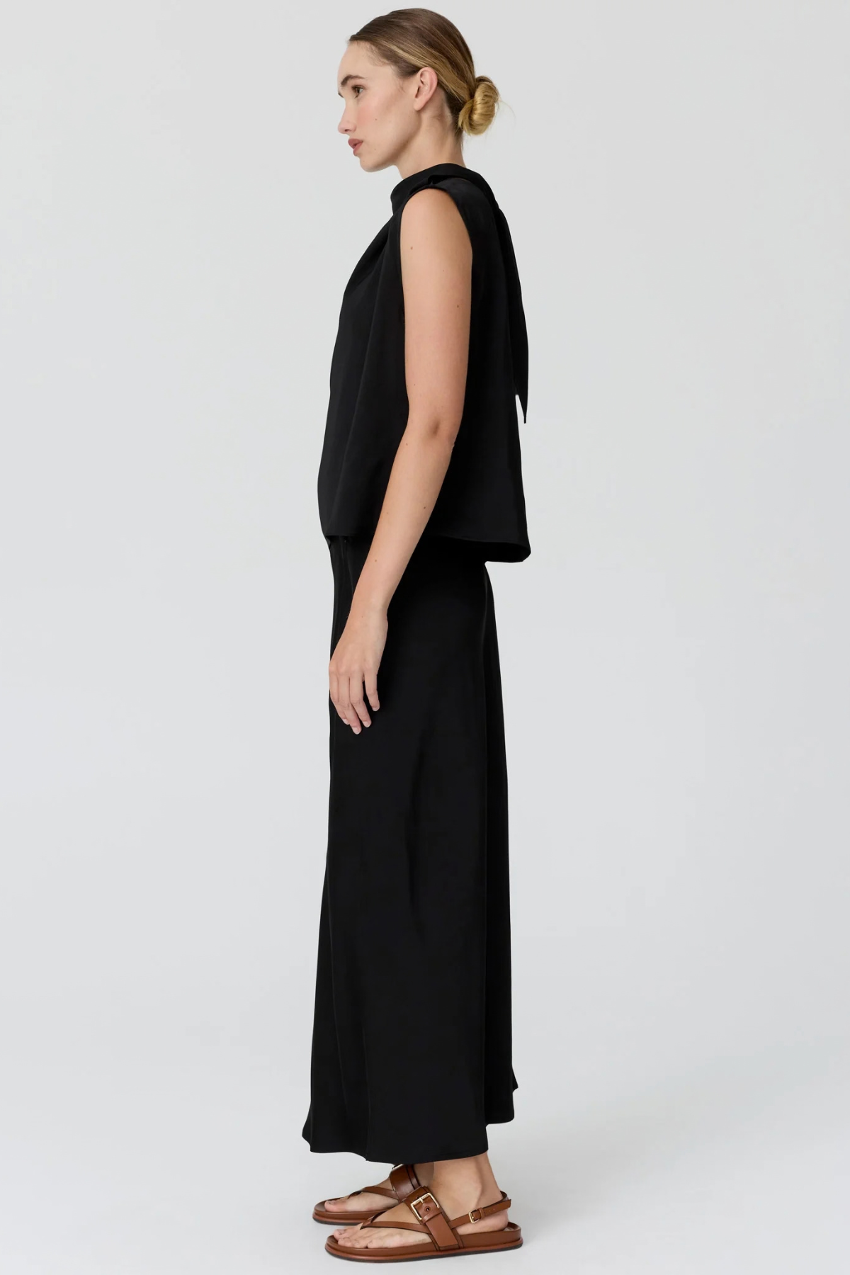INNES TIE NECK TOP BLACK