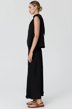 INNES TIE NECK TOP BLACK
