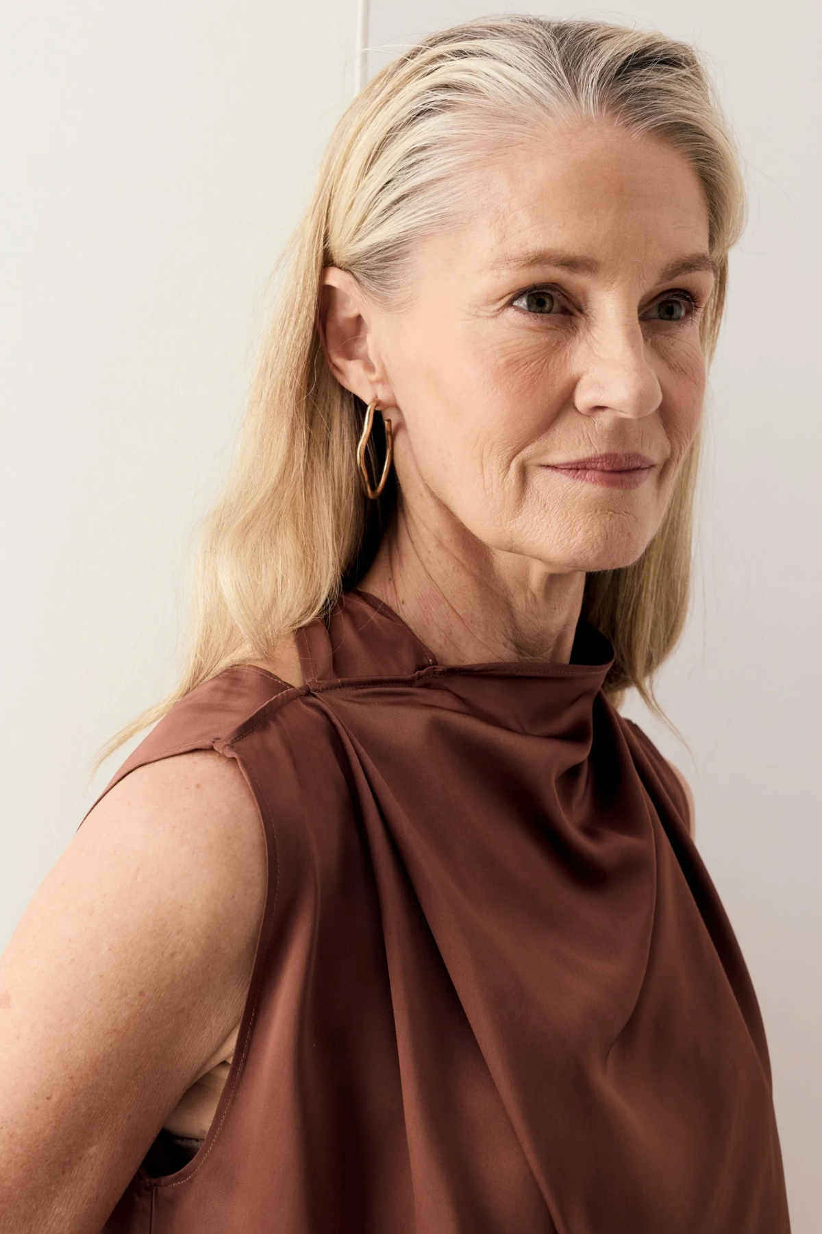 INNES TIE NECK TOP TOFFEE