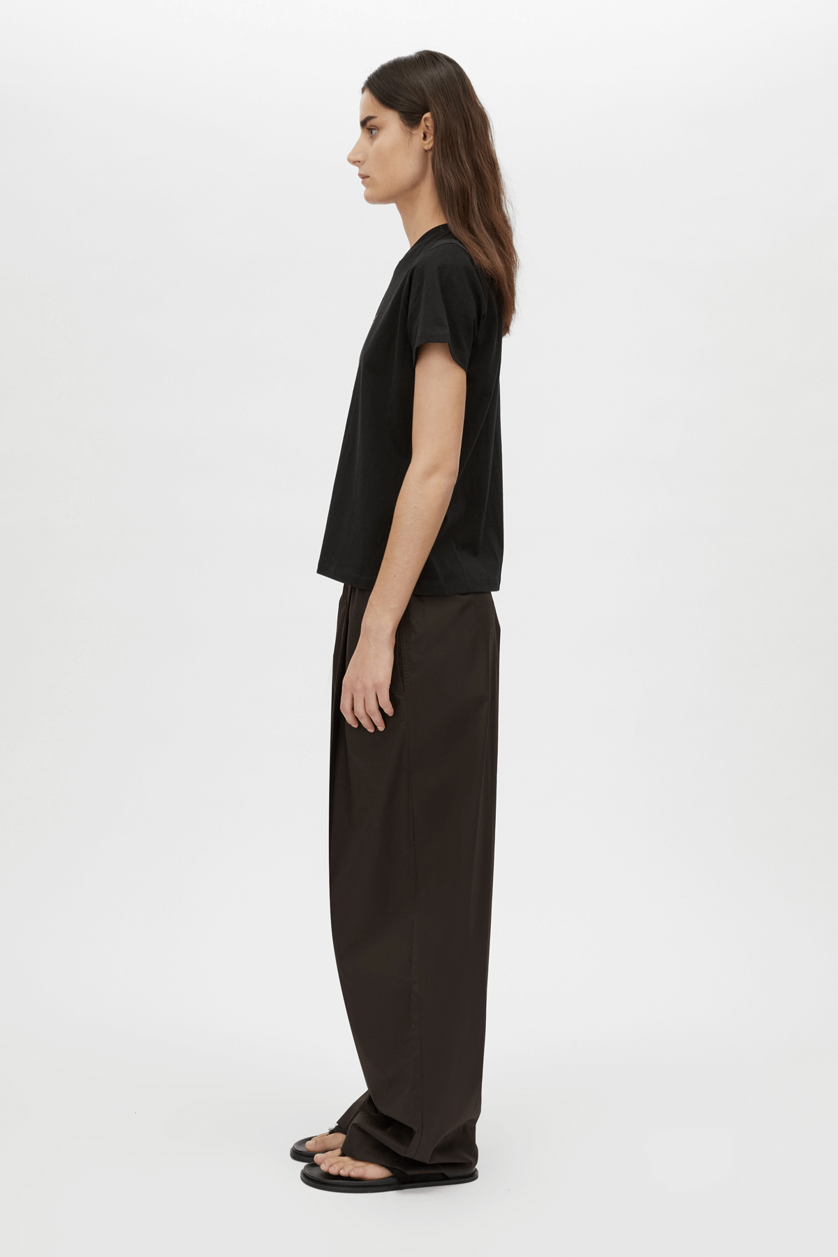 JANICE NEAT FIT LOGO TEE BLACK