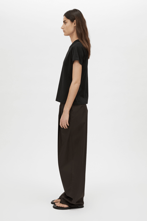 JANICE NEAT FIT LOGO TEE BLACK