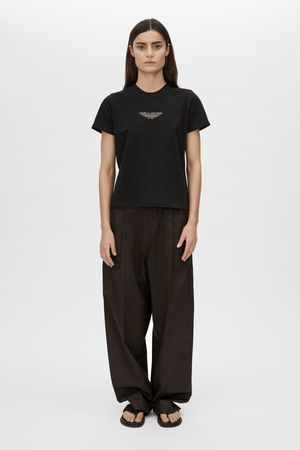 JANICE NEAT FIT LOGO TEE BLACK