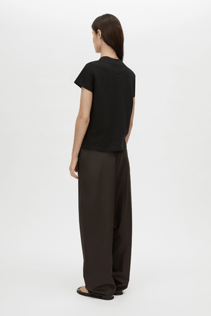 JANICE NEAT FIT LOGO TEE BLACK
