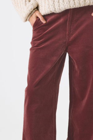 K50111 LADIES PANTS SCARLET OAK