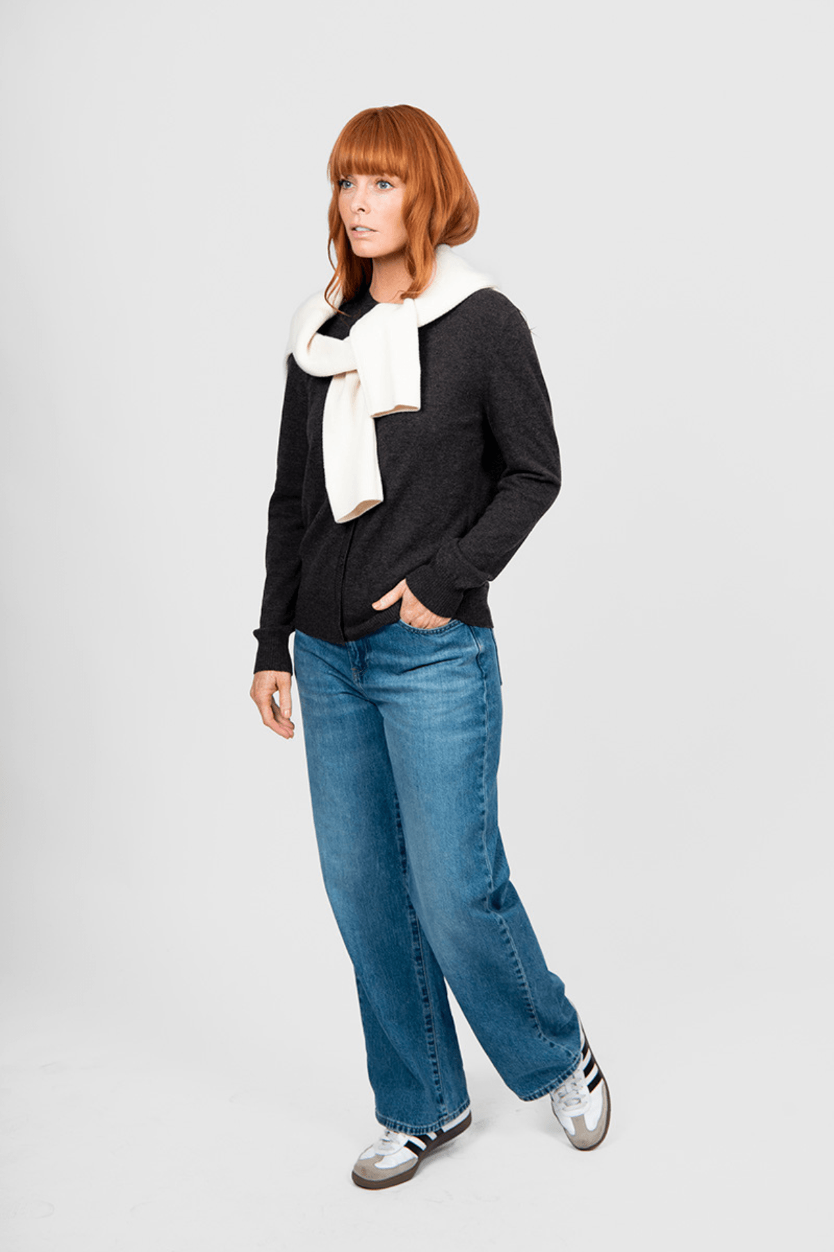 KATE CREW NECK CARDI CHOCOLATE