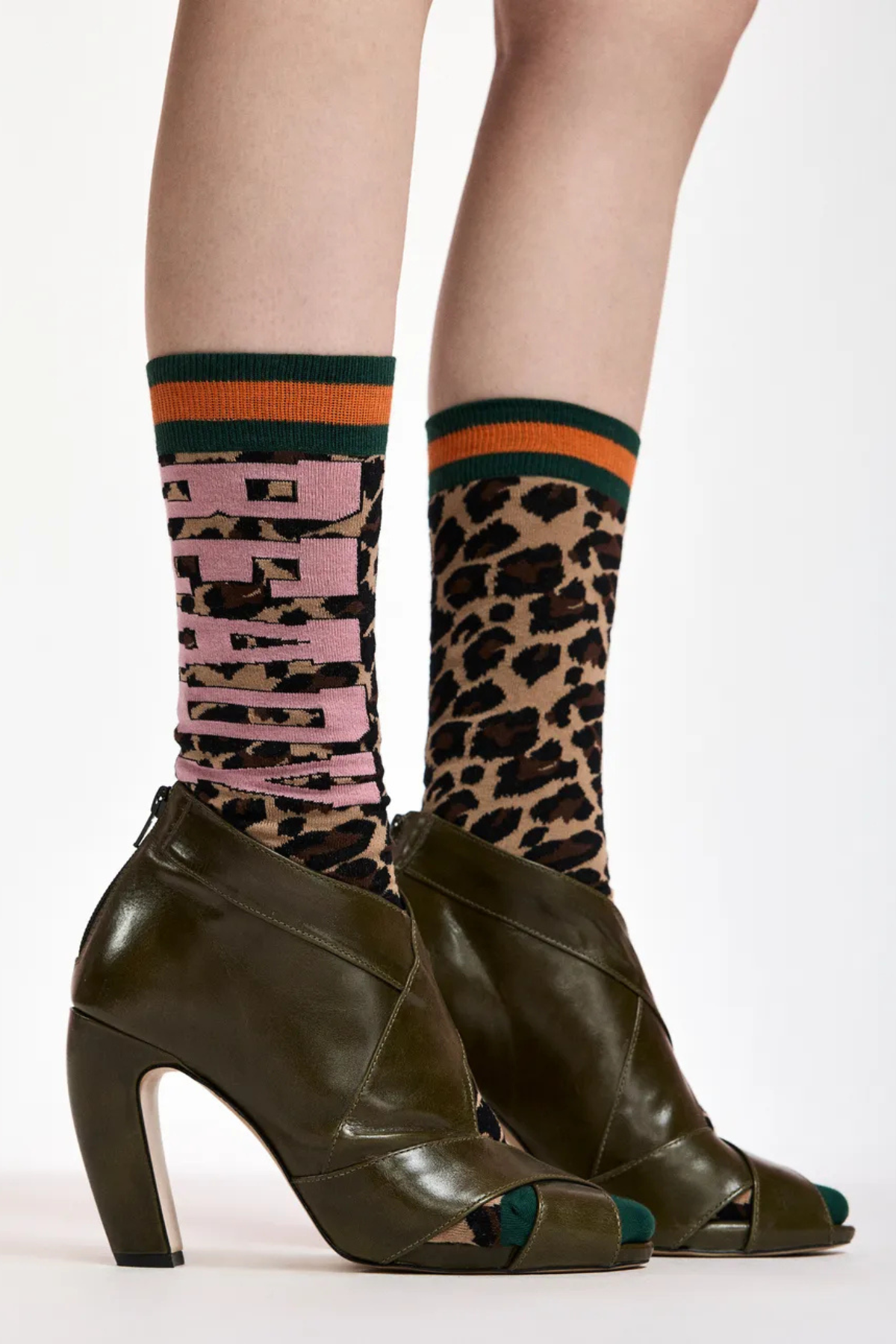 KEAST LEOPARD PRINT SOCKS